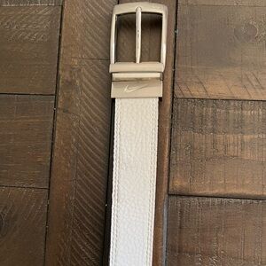 Men’s Nike white leather belt. Size 38